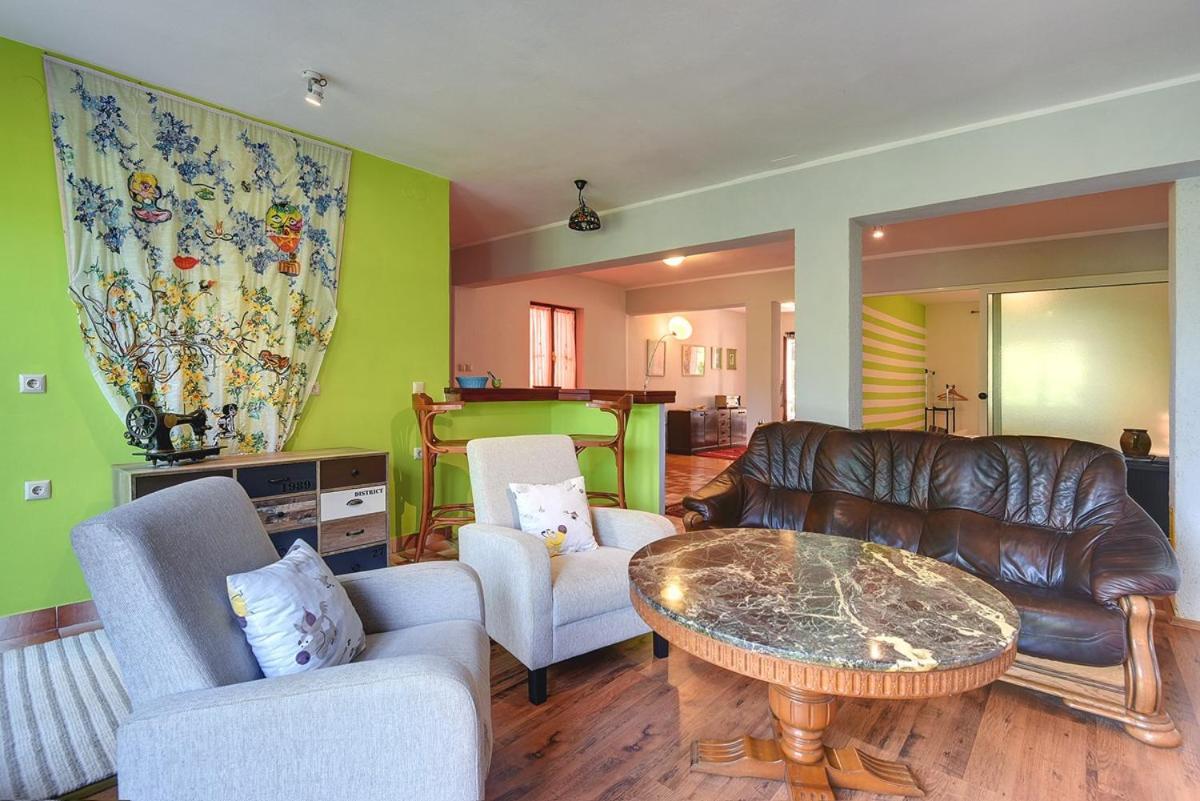 Apartment Milat Banjole Exterior photo